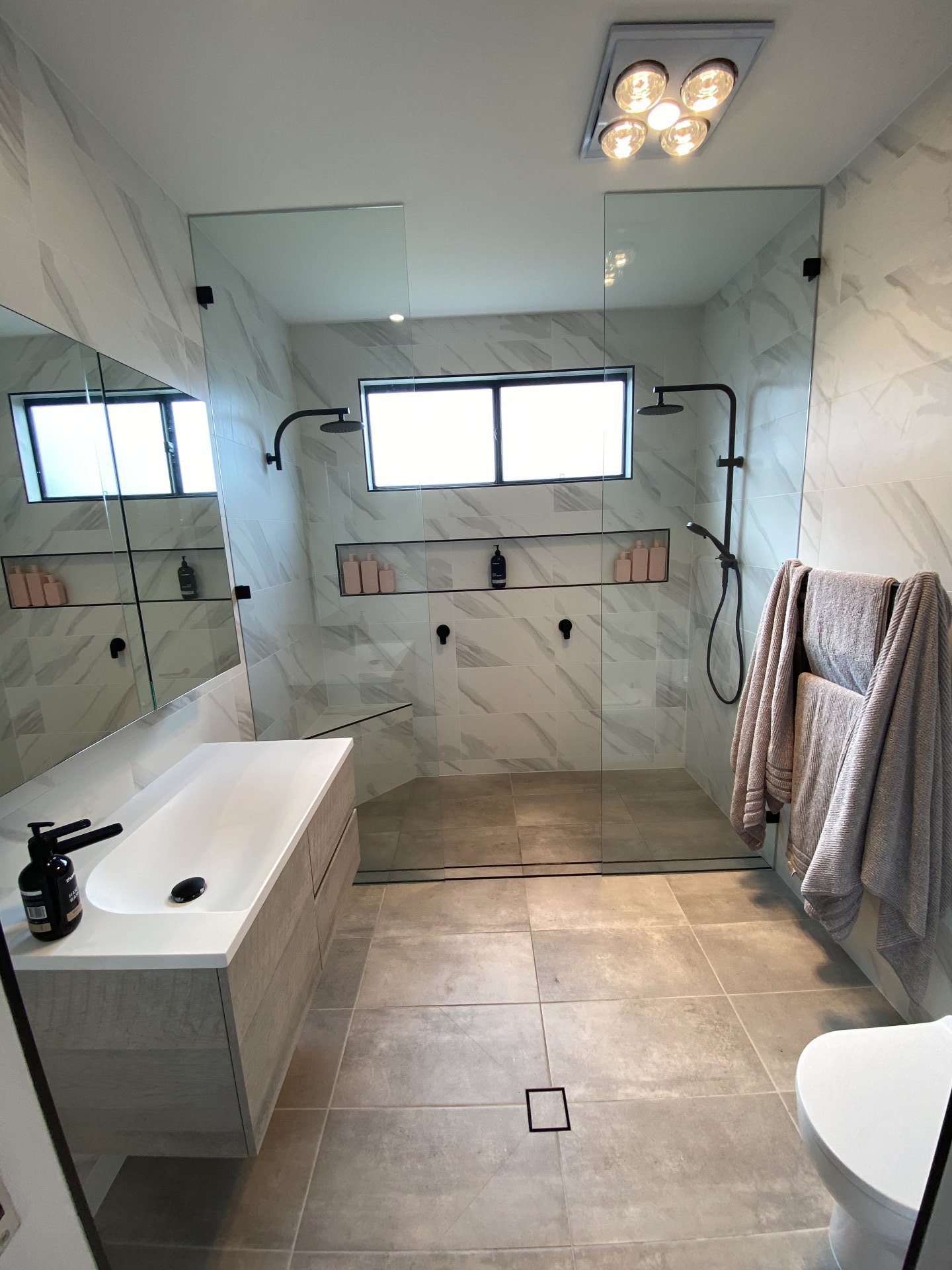 Cessnock Bathroom / Laundry