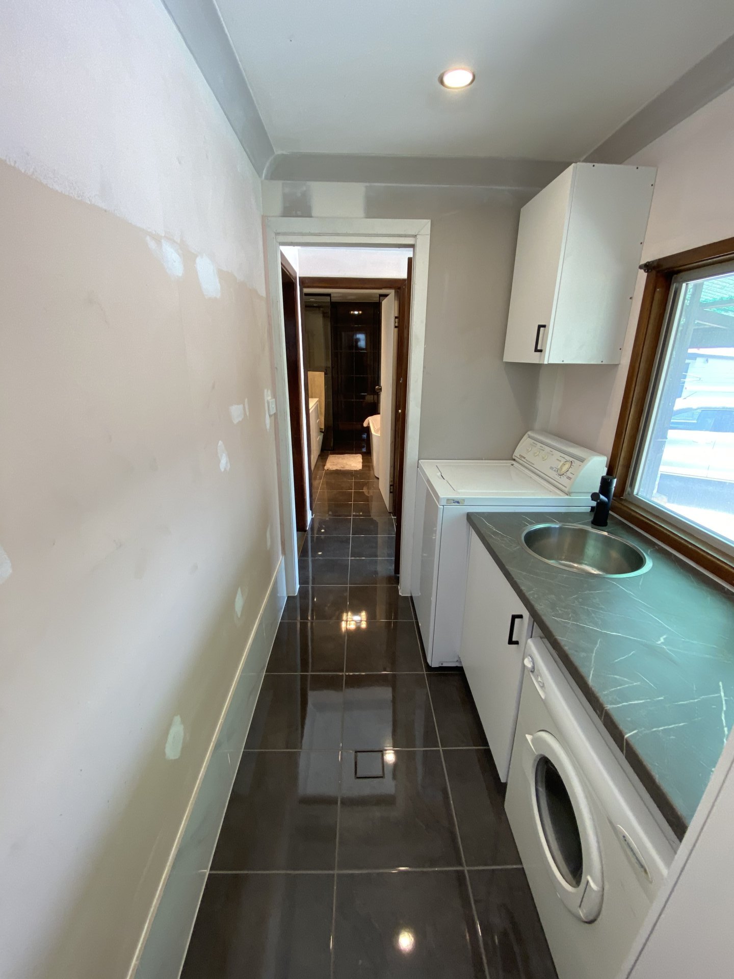 Cessnock2 Bathroom / Laundry