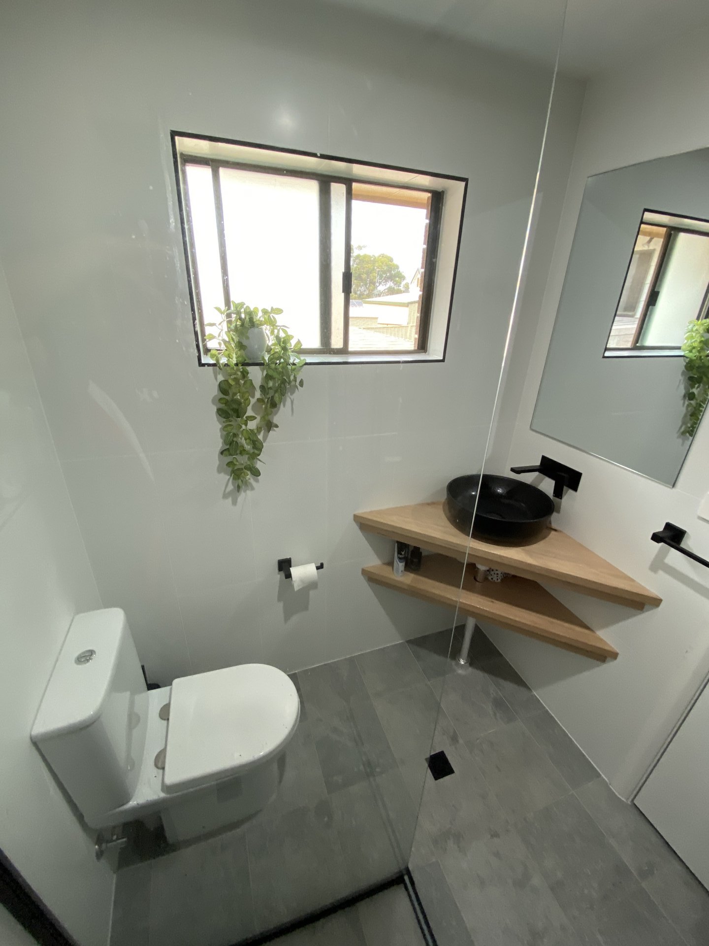 Mirrabooka Ensuite