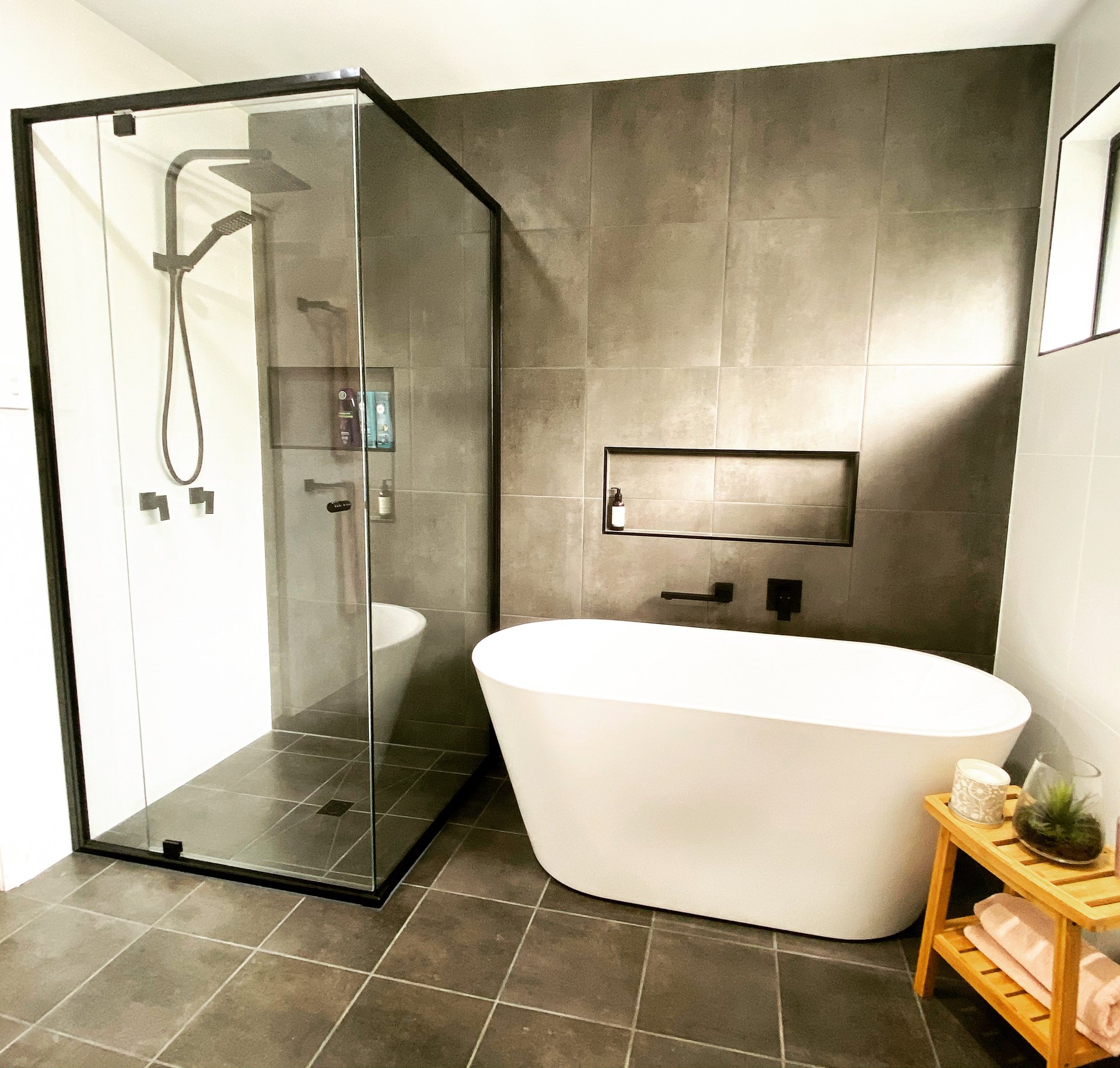 Mirrabooka Main Bathroom & Laundry