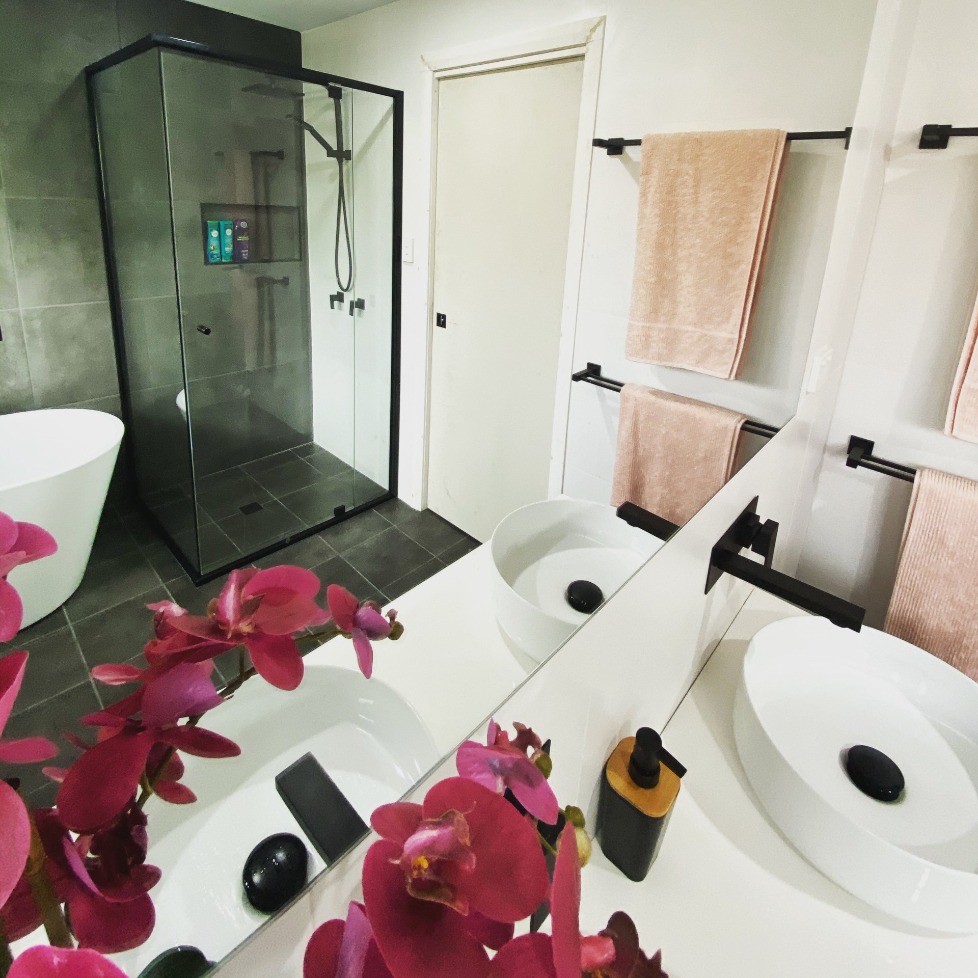 Mirrabooka Main Bathroom & Laundry