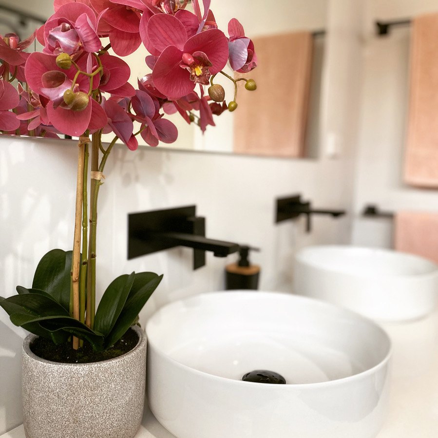 Mirrabooka Main Bathroom & Laundry