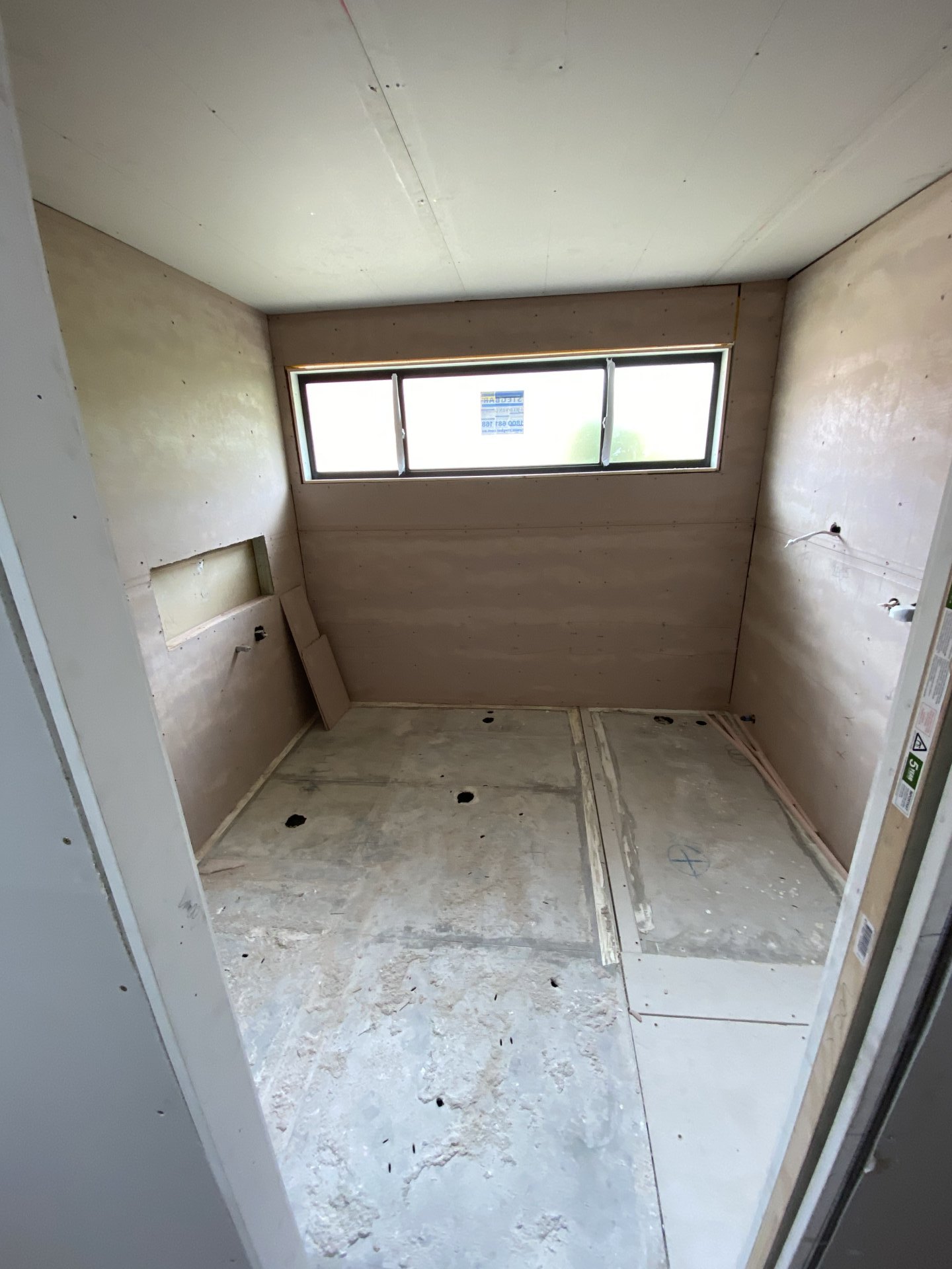 Mirrabooka Main Bathroom & Laundry