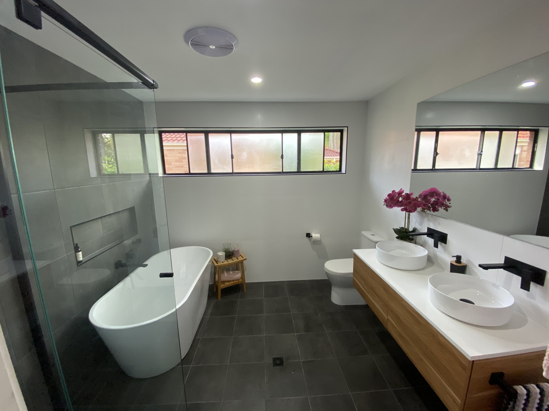 Mirrabooka Main Bathroom & Laundry
