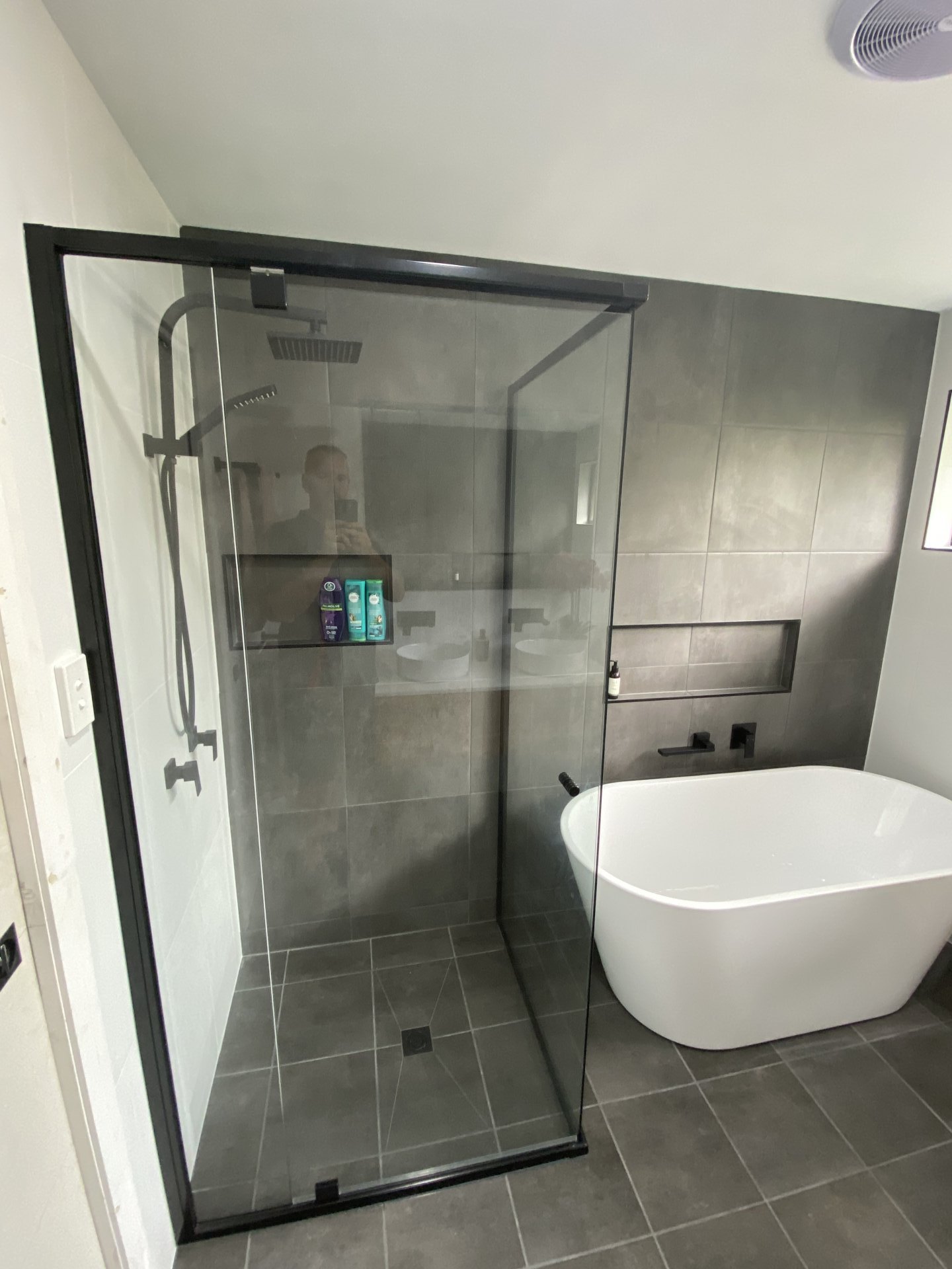 Mirrabooka Main Bathroom & Laundry